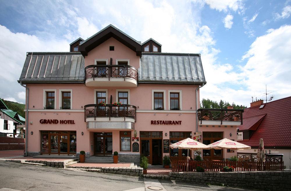 Wellness Hotel Grand Špindlerŭv Mlýn Εξωτερικό φωτογραφία